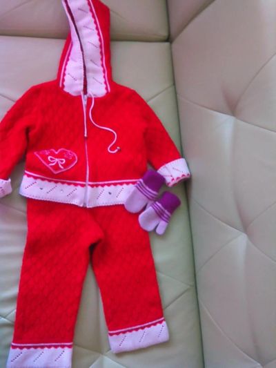 Лот: 7520032. Фото: 1. Костюм вязаный на 1,5-2 года. Костюмы, пиджаки, комбинезоны