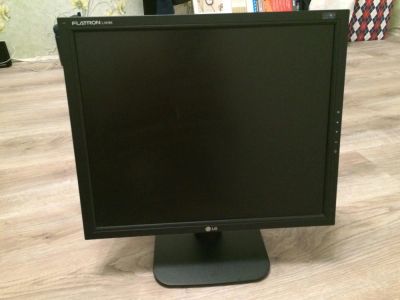 Лот: 5065345. Фото: 1. Монитор LG L1918S. ЖК-мониторы