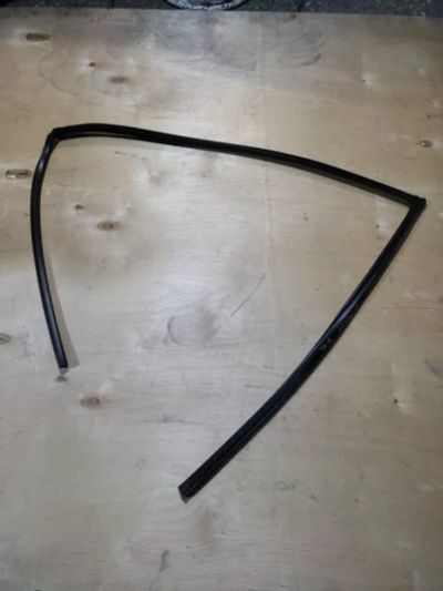 Лот: 21403295. Фото: 1. Уплотнитель стекла бокового Toyota... Двигатель и элементы двигателя