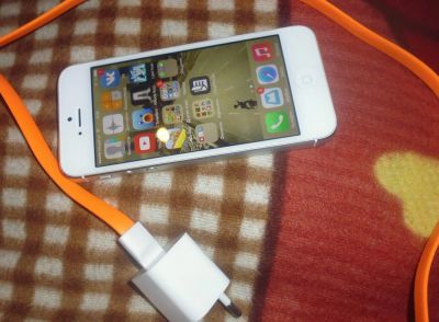 Лот: 4419549. Фото: 1. Apple iPhone 5, 16 Гб, Белый... Смартфоны