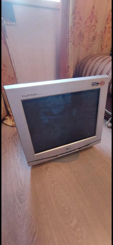 Лот: 25761714. Фото: 1. Монитор LG. ЖК-мониторы