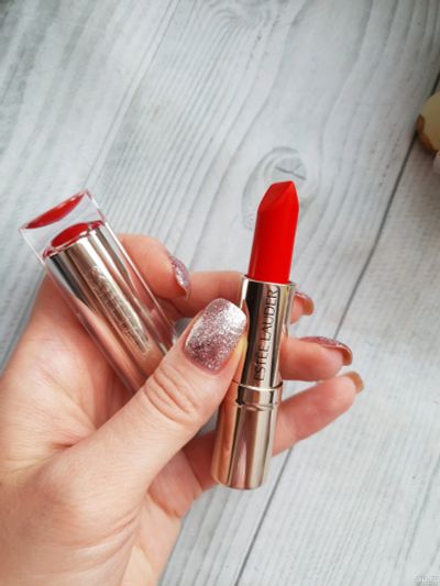 Лот: 15493563. Фото: 1. Матовая помада Estee Lauder, 100... Макияж