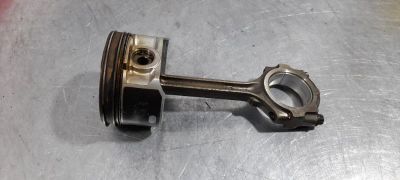 Лот: 18275515. Фото: 1. Поршень с шатуном Nissan X-Trail... Двигатель и элементы двигателя
