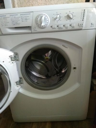 Лот: 13712911. Фото: 1. Hotpoint Ariston ARSL1000 не рабочая. Стиральные машины