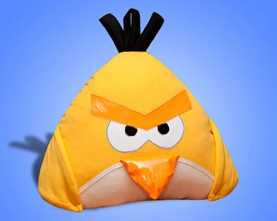 Лот: 3377571. Фото: 1. Подушка "Angry Birds" желтая. Одеяла, подушки