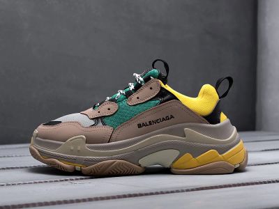 Лот: 13351178. Фото: 1. Купить Balenciaga Triple S. Кеды, кроссовки, слипоны