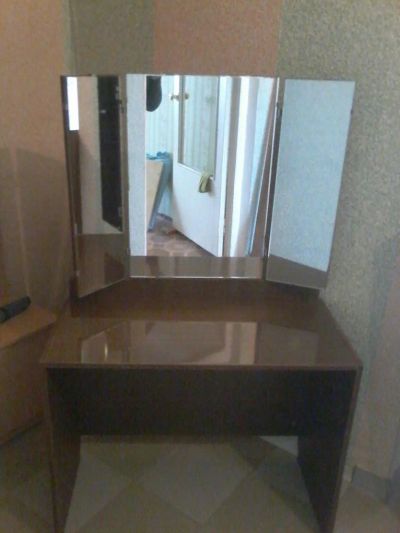 Лот: 7652973. Фото: 1. Трюмо / Туалетный столик с зеркалом. Туалетные столики