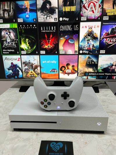 Лот: 19337789. Фото: 1. Игровая приставка Xbox One S 500gb... Игровые приставки, консоли