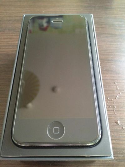 Лот: 6704391. Фото: 1. Продам iPhone 5 16gb Black. Смартфоны