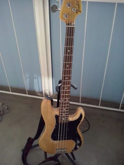 Лот: 4169283. Фото: 1. Отличная бас гитара Fender Japan... Гитары
