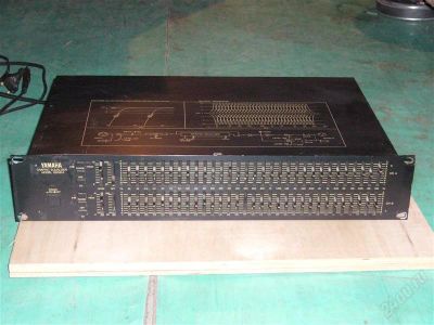 Лот: 2053292. Фото: 1. yamaha q2031a. Графический эквалайзер... Микшеры, предусилители, микрофонные эффекты