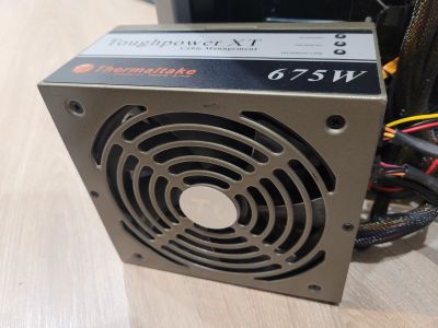 Лот: 19810635. Фото: 1. Блок питания Thermaltake Toughpower... Корпуса, блоки питания