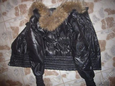 Лот: 828836. Фото: 1. курточка с натур.мехом фирменная. Верхняя одежда