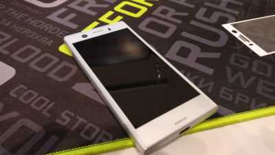 Лот: 12884276. Фото: 1. Sony Xperia XZ1 Compact на гарантии. Смартфоны