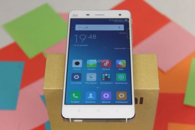 Лот: 6375026. Фото: 1. Xiaomi Mi4 белый (новый, оригинал... Смартфоны