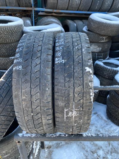 Лот: 21221463. Фото: 1. 2шт. 205-65-16С Bridgestone W979. Шины