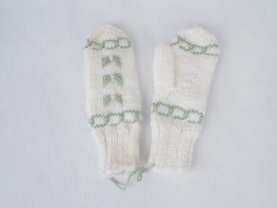 Лот: 15876402. Фото: 1. Варежки из пуха козы. С зеленым... Перчатки, варежки, митенки