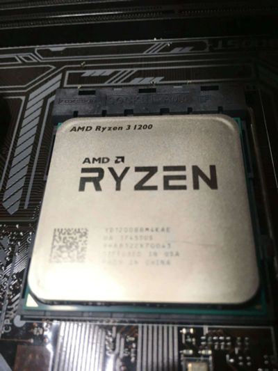Лот: 19211586. Фото: 1. Процессор amd ryzen 3 1200. Процессоры