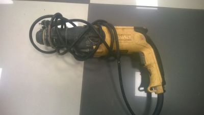 Лот: 6685644. Фото: 1. Перфоратор DeWALT D 25104. Хорошее... Электроинструмент