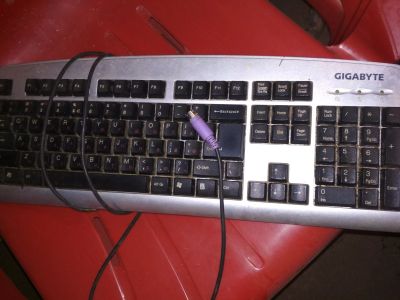 Лот: 11930153. Фото: 1. Клавиатура Gigabyte PS2 отдам... Клавиатуры и мыши