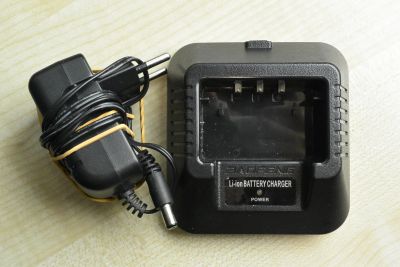 Лот: 16663419. Фото: 1. Baofeng UV-5R зарядное(лот№2). Зарядные устройства, блоки питания, адаптеры сетевые для смартфонов