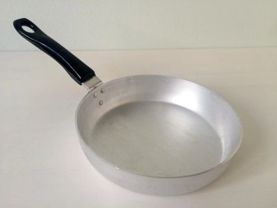 Лот: 5514655. Фото: 1. 🍳 Сковорода алюминиевая малая... Сковороды и сотейники