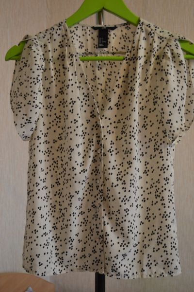 Лот: 11617225. Фото: 1. Блуза в горох H&M. Блузы, рубашки, водолазки