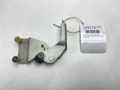 Лот: 25227129. Фото: 1. Ролик сдвижной двери Nissan Vanette... Кузов