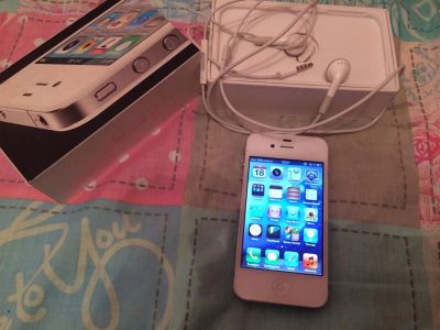Лот: 3617182. Фото: 1. iPhone 4. Читаем описание и уточняем... Смартфоны