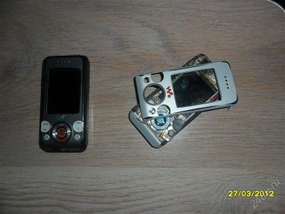 Лот: 1681365. Фото: 1. Sony Ericsson W580 2 шт на запчасти. Кнопочные мобильные телефоны