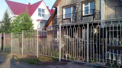 Лот: 5918267. Фото: 1. забор проф.труба. Всё для ландшафта