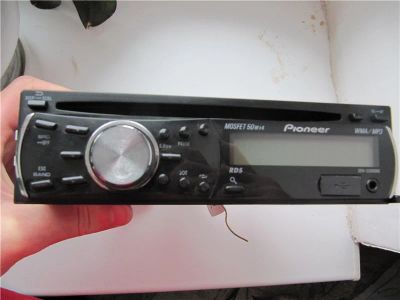 Лот: 6404172. Фото: 1. Автомагнтола с usb Pioneer 2200UBB. Автомагнитолы