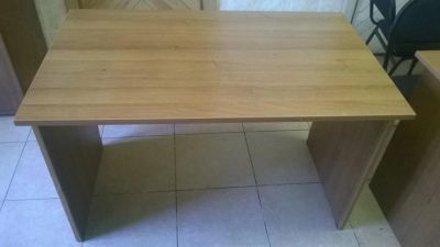 Лот: 8208250. Фото: 1. Стол письменный. Компьютерные и письменные столы
