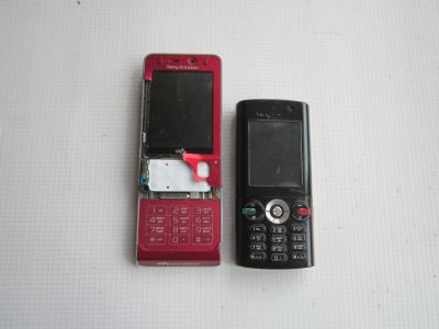 Лот: 24610449. Фото: 1. Sony Ericsson W910I, K630I. На... Кнопочные мобильные телефоны