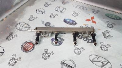 Лот: 23585819. Фото: 1. Форсунка Mazda Axela LF-VE L3G513250. Двигатель и элементы двигателя