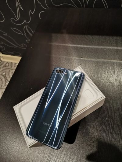 Лот: 16068118. Фото: 1. Honor 10. Смартфоны