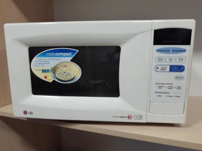 Лот: 11464901. Фото: 1. Продам микроволновую печь LG MS-1904H... Микроволновки, мини-печи