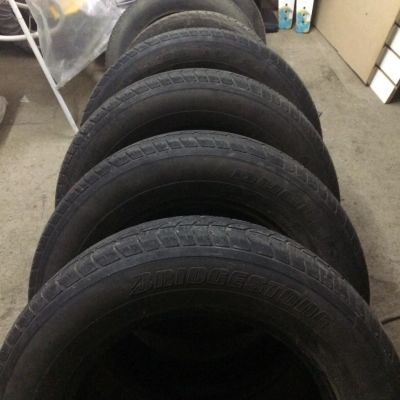 Лот: 7309033. Фото: 1. 4 колеса Bridgestone Duler 215... Шины
