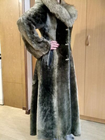 Лот: 11231356. Фото: 1. шуба натуральный мутон б.у. Верхняя одежда