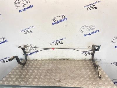 Лот: 25436829. Фото: 1. крепление крышки багажника Nissan... Двигатель и элементы двигателя