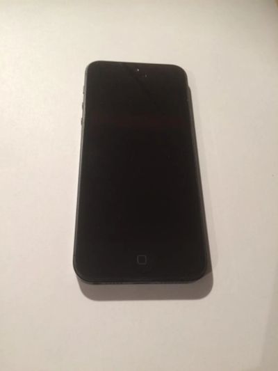 Лот: 10595132. Фото: 1. iPhone 5 16Gb black черный. Смартфоны