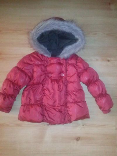 Лот: 4529727. Фото: 1. Теплая куртка на девочку ZARA... Верхняя одежда