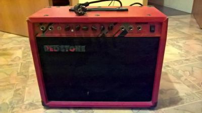 Лот: 9085521. Фото: 1. Комбоусилитель Redstone. Гитарные эффекты и комбоусилители