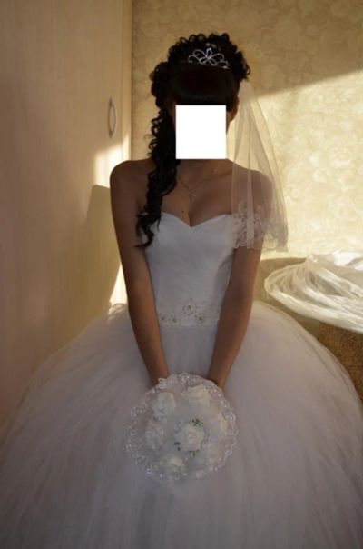 Лот: 6464141. Фото: 1. Свадебное платье 42-44. Свадебные платья