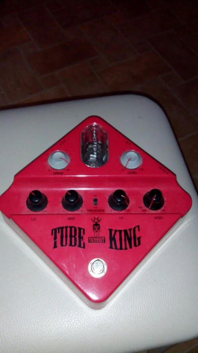 Лот: 4788294. Фото: 1. дисторшн tube king tk999ht. Гитарные эффекты и комбоусилители