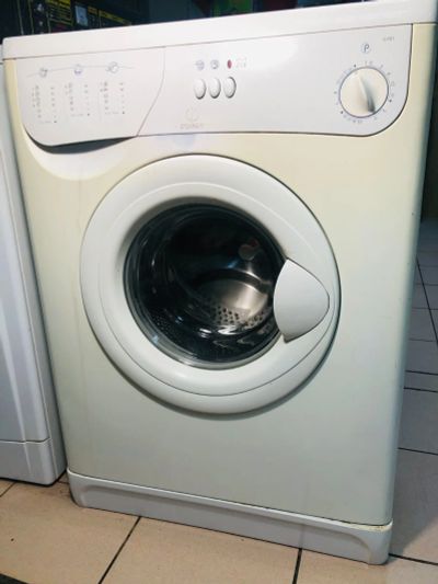 Лот: 18835949. Фото: 1. Стиральная машинка Indesit W101... Стиральные машины