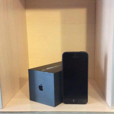 Лот: 6629382. Фото: 1. iPhone 5 Black 16GB Полный комплект. Смартфоны