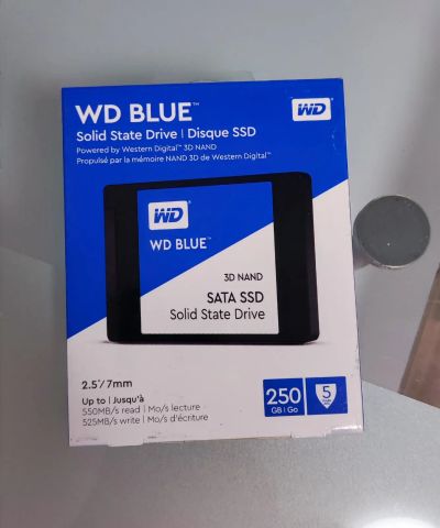 Лот: 21130622. Фото: 1. SSD WD Blue 250GB новый, запечатан... SSD-накопители