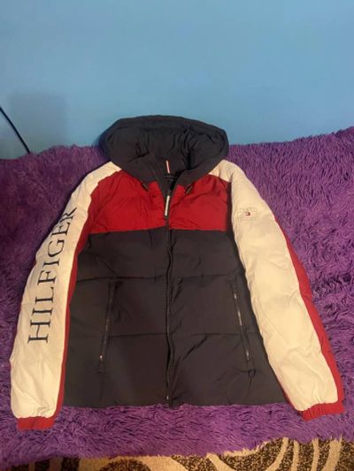 Лот: 19900489. Фото: 1. Зимняя куртка Tommy Hilfiger. Зимняя спортивная одежда