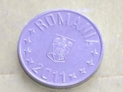 Лот: 8997015. Фото: 1. Монета 10 бани Румыния 2011 герб... Европа